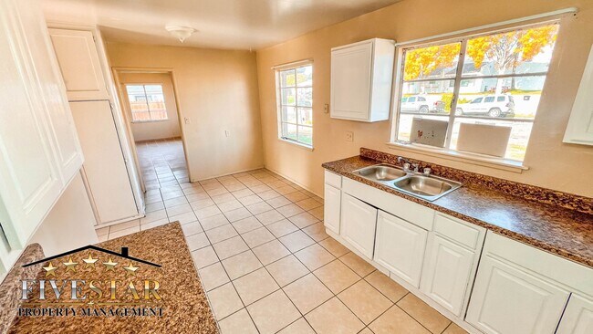 Building Photo - 2105 Del Amo Way