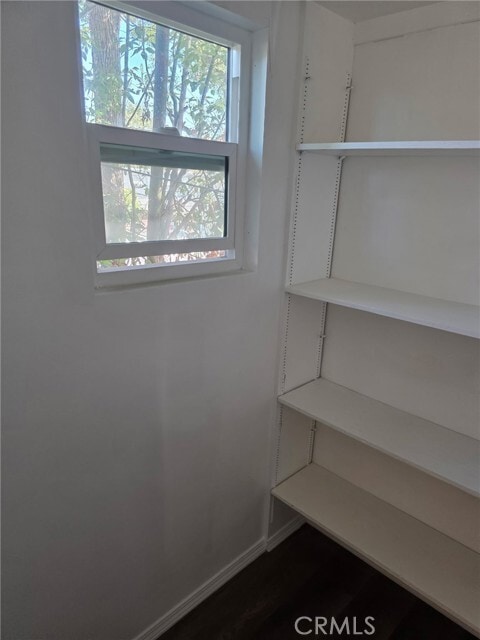 Building Photo - 928 W Angeleno Ave