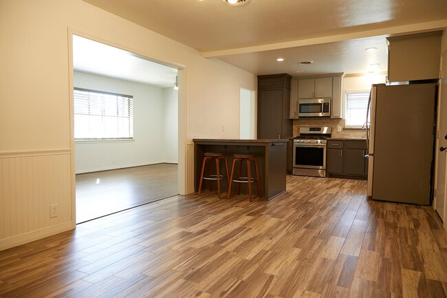 Building Photo - 6581 Patrick Dr