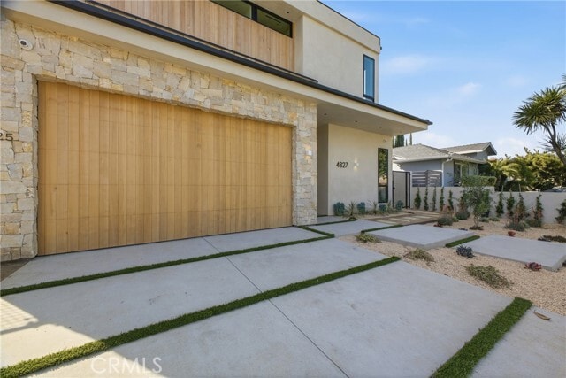 Building Photo - 4827 Stansbury Ave