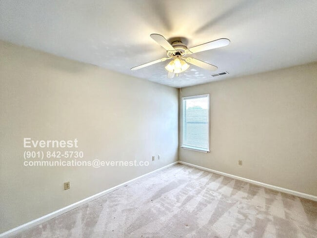 Building Photo - 104 Island Pl