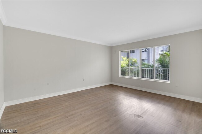 Building Photo - 1830 Maravilla Ave