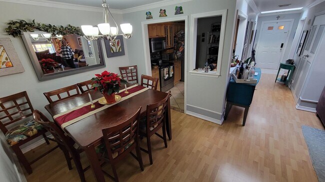 Building Photo - 780 River Rd