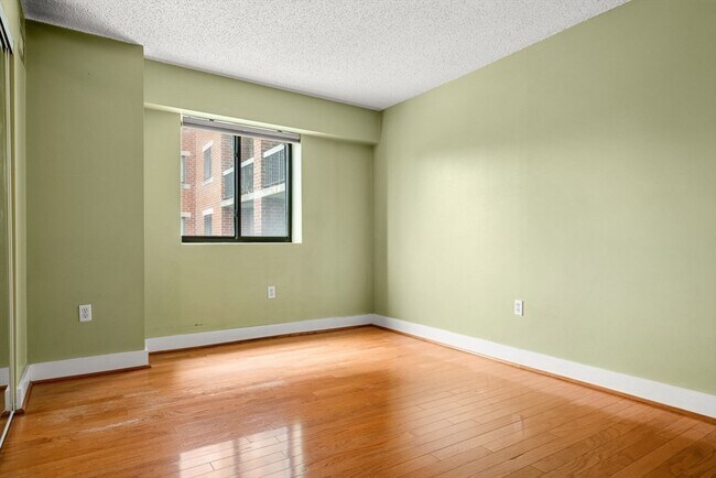 Building Photo - 15 N Beacon St