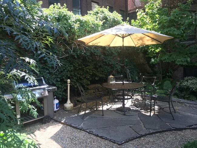 Building Photo - 29 Anderson St