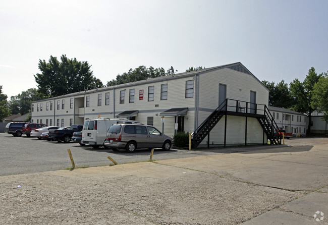 Macon Manor Apartments