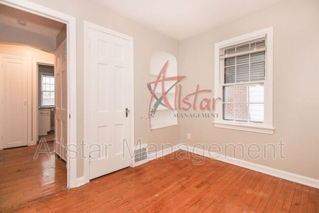 Building Photo - 3801 Woodridge Rd