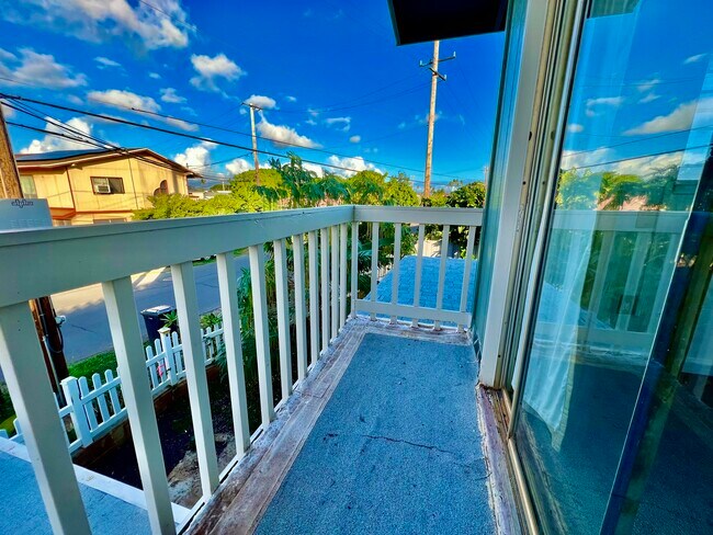 Unit A bedroom balconyU - 91-720 Makule Rd