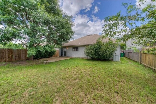 Building Photo - 2513 Glen Field Dr