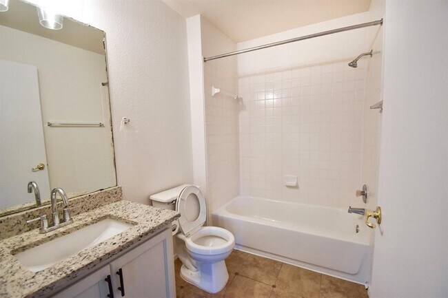 Building Photo - 13525 Briarcreek Loop