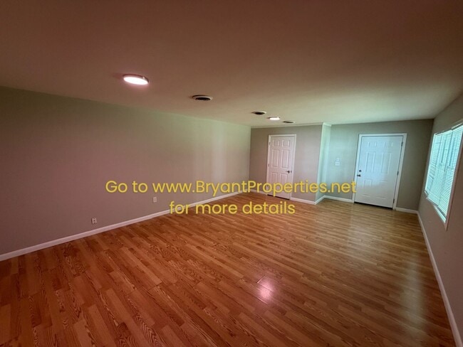 Building Photo - Madison - 3 Bedroom- 1 Bath