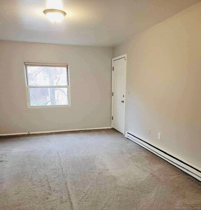 Building Photo - 58 Royal Oak Dr