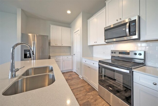 Building Photo - 2312 Castillo Dr