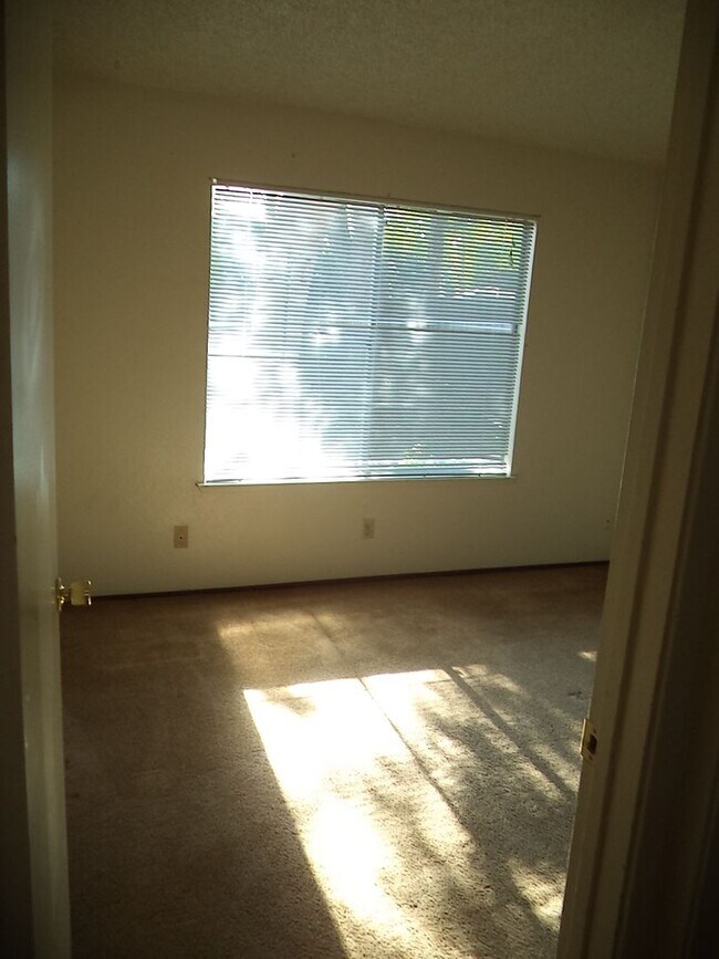 1ST MONTH'S RENT FREE!! SHOWING FRIDAY, OC... 7121 Woodmore Oaks Dr Citrus Heights CA 95610