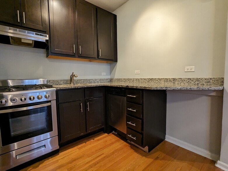 Building Photo - 618 W Patterson