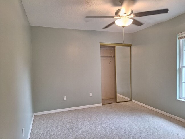Building Photo - 3BR 2BA plus 2 Car Garage Florida Shores