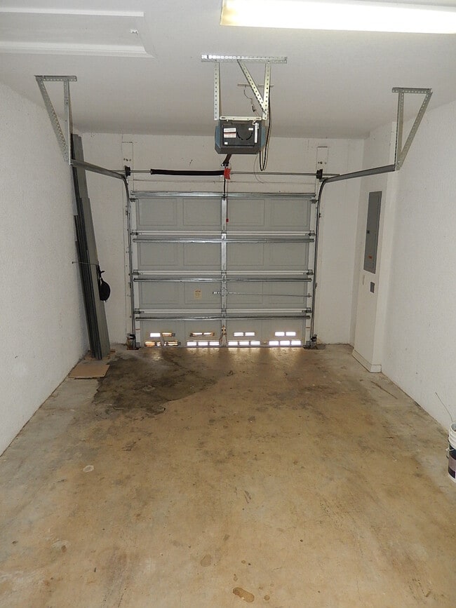 Building Photo - 17533 Laurel Grove Ct