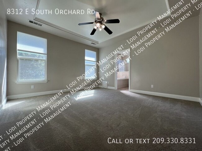 Building Photo - 8312 E Orchard Rd