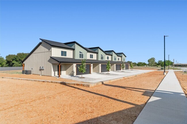 Building Photo - 1001 Agua Escondida Ct
