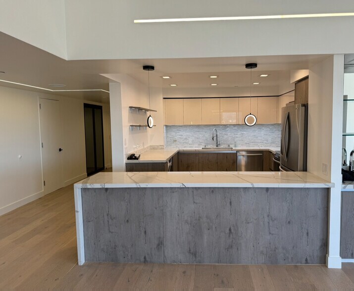 Building Photo - 10445 Wilshire Blvd