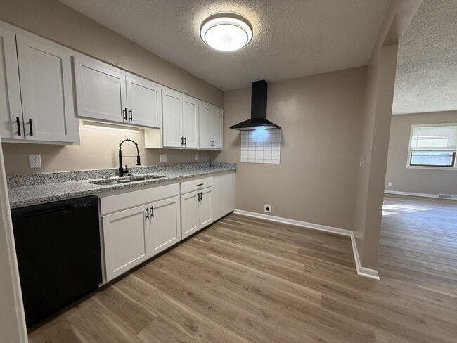 Building Photo - 8514 W 9th St N