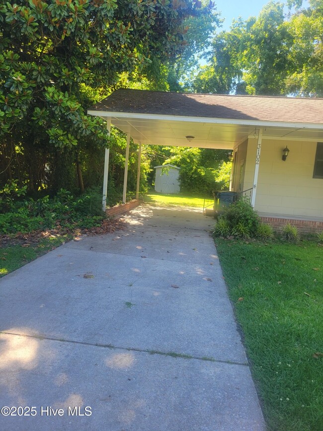 Building Photo - 3102 Northwoods Dr
