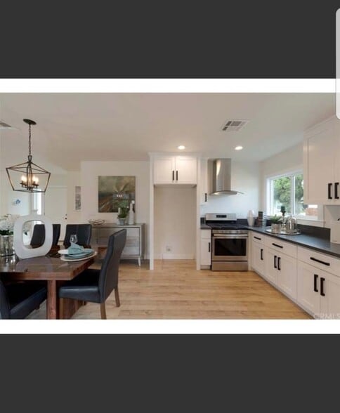 Building Photo - 12521 Wixom St