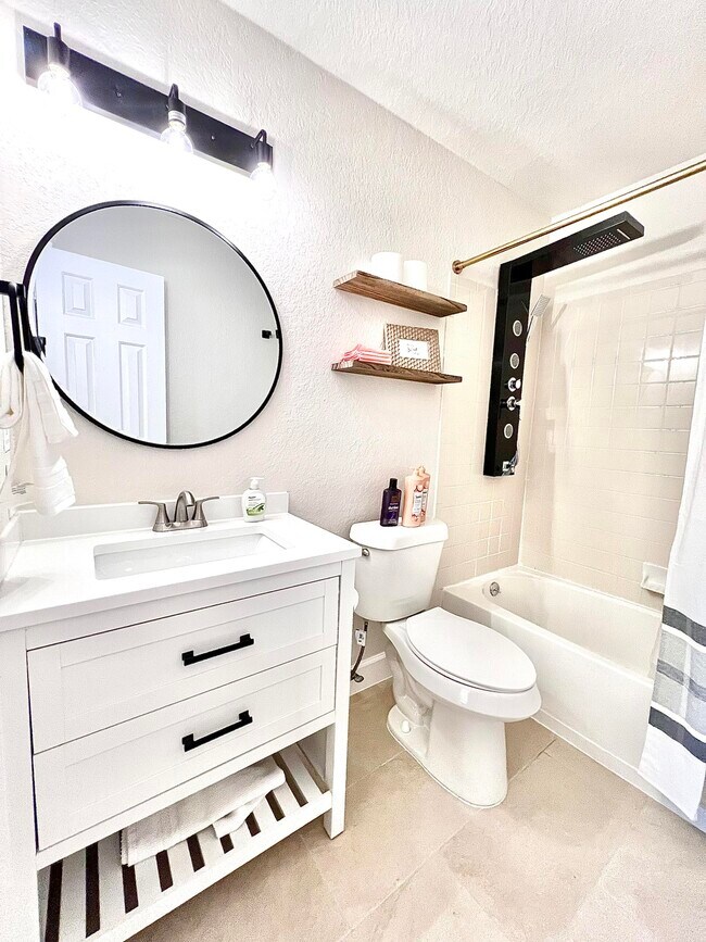 Building Photo - 9047 Twincreek Farm