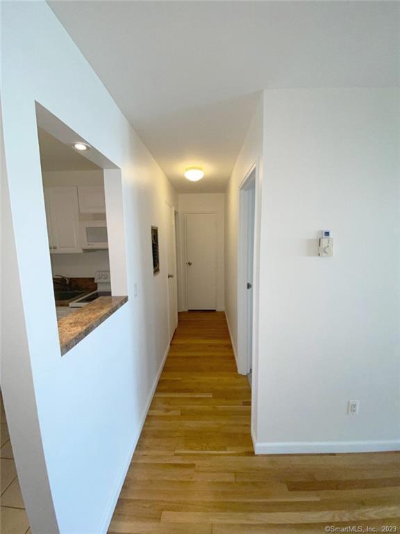 Building Photo - 637 Cove Rd