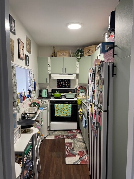 kitchen - 6 Whittier Plz