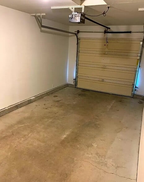 Building Photo - 1131 2nd St NW