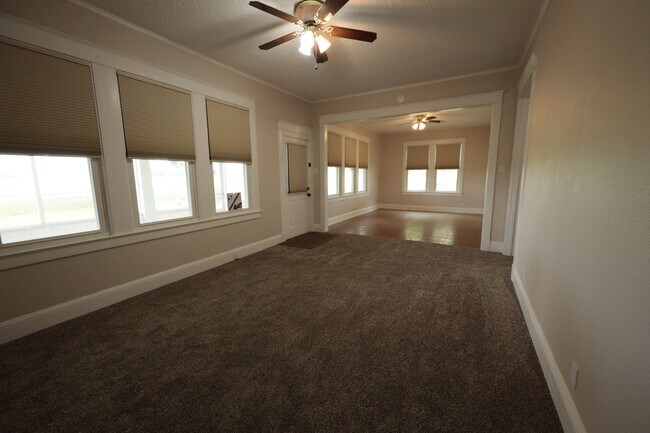 Building Photo - 2389 CR 158