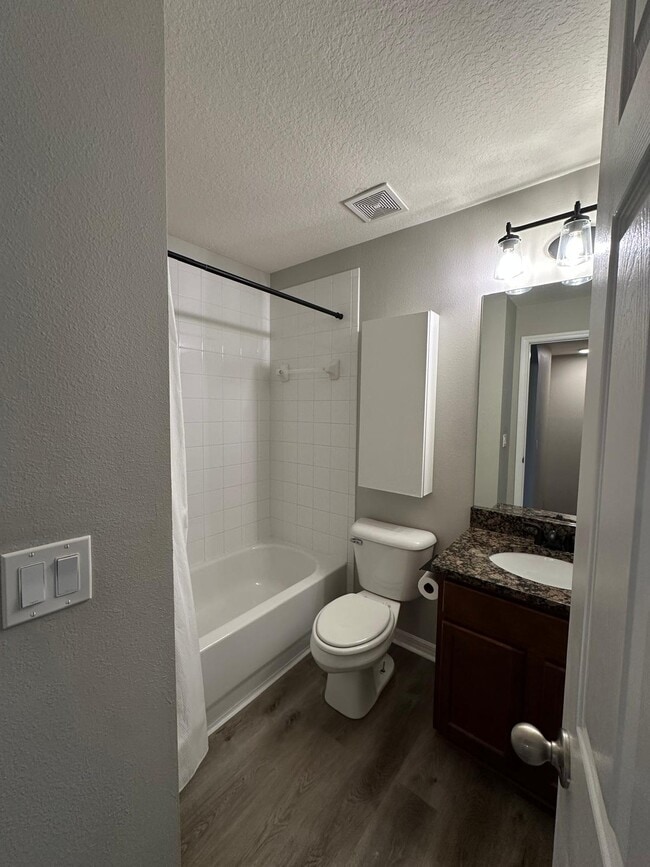 Building Photo - 14170 Oakham St