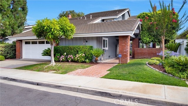 Building Photo - 10 Flintridge