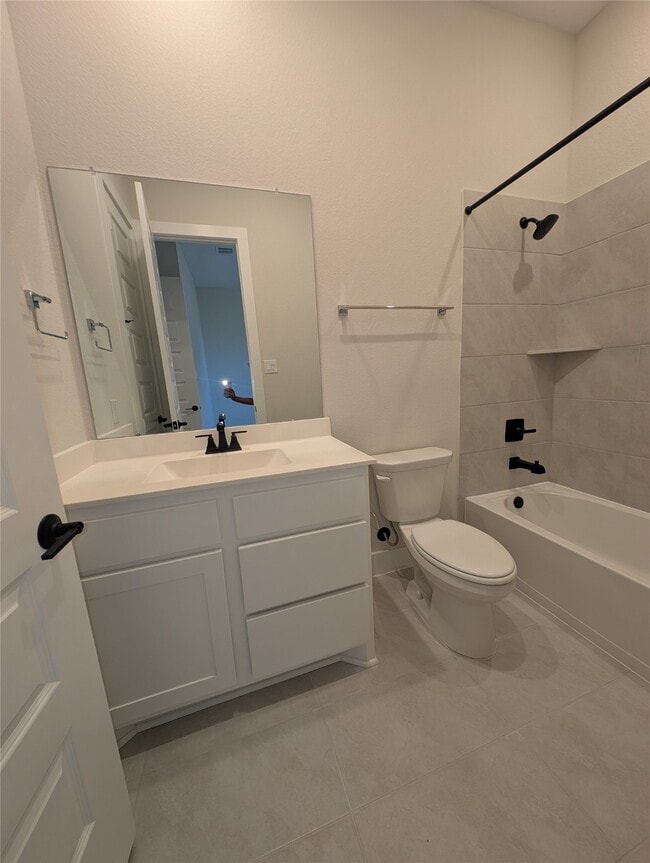 Building Photo - 13826 Arroyo Grande Dr