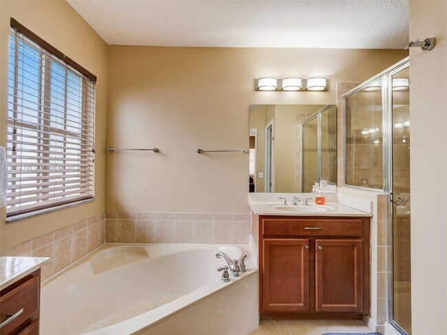 Building Photo - 14028 SW 274th Terrace
