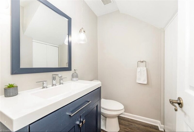 Building Photo - 1074 Hickory Glen Rd