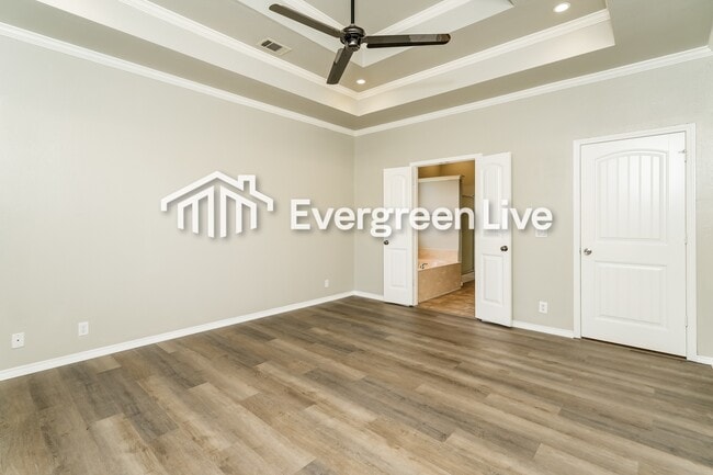 Building Photo - 1212 East Canton St S