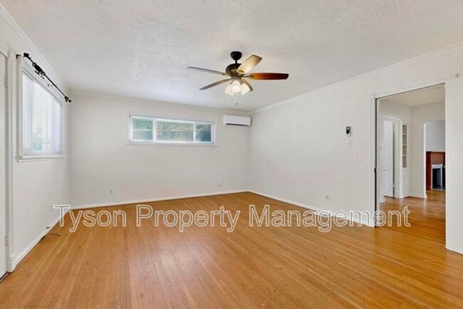 Building Photo - 1028 Princeton Dr NE
