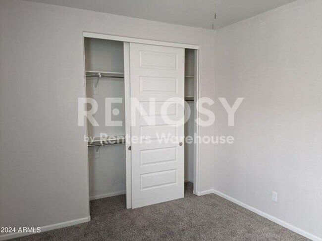 Building Photo - 820 W Nova Pl