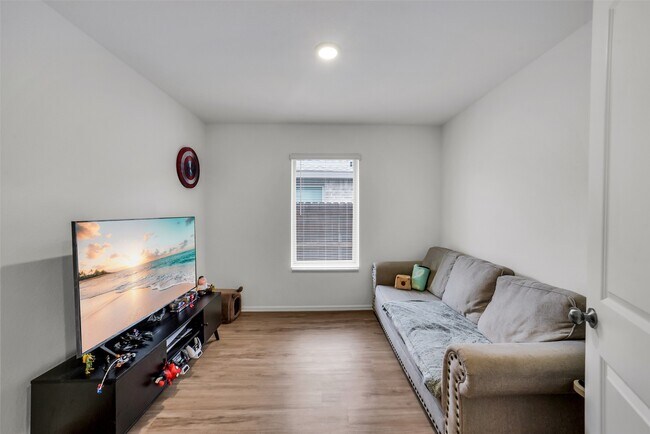 Building Photo - 27110 Breakaway Ln