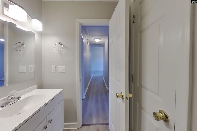 Building Photo - 127 Wenlock Cir
