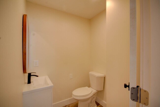Building Photo - Completely remodeled 3 bed home