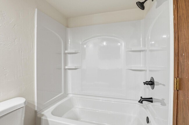 Building Photo - 957 Beta Dr