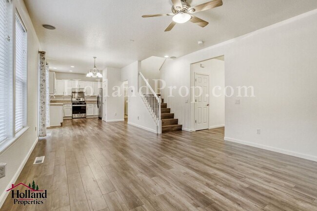 Building Photo - Updated Monthly Rent: $3,000 - Beautiful updated 4 Bedroom home in Beaverton