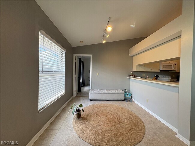 Building Photo - 13226 Whitehaven Ln