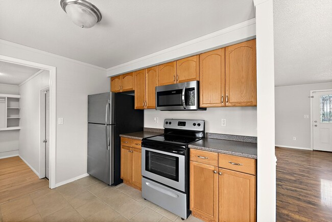 Building Photo - Charming 3-Bed Rental Home in Olympia | Pe...