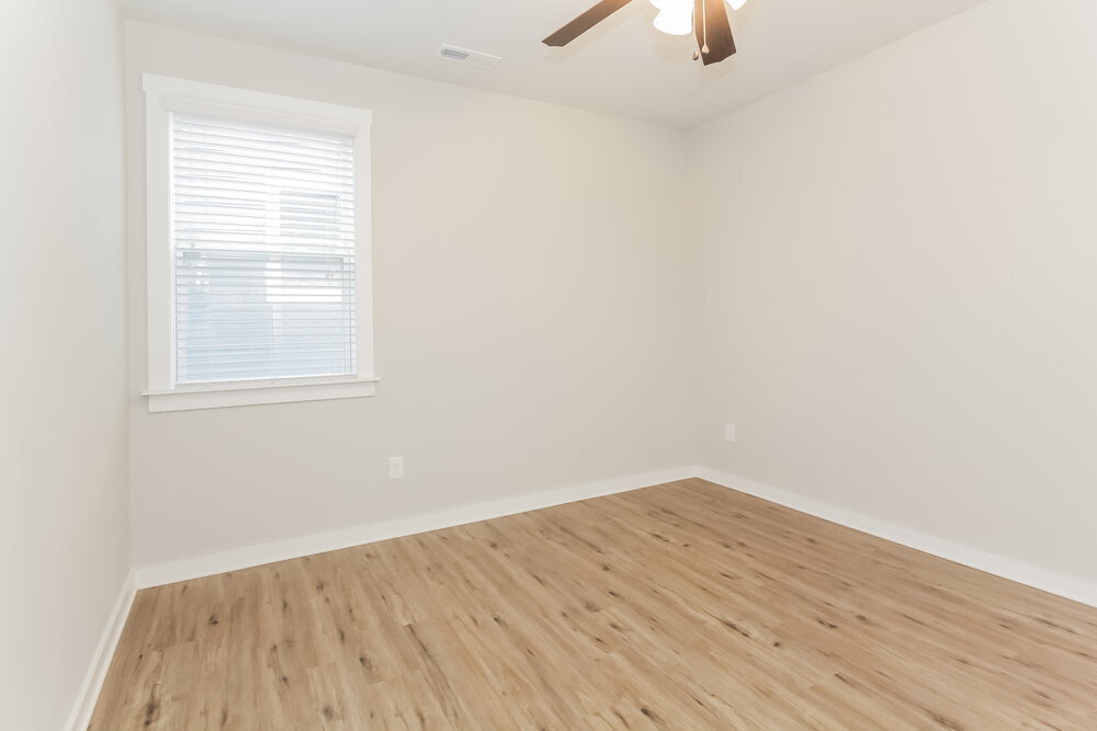 Building Photo - 952 Elderberry Ln