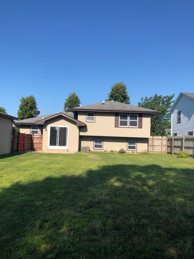 Building Photo - 2914 Frank Turk Dr