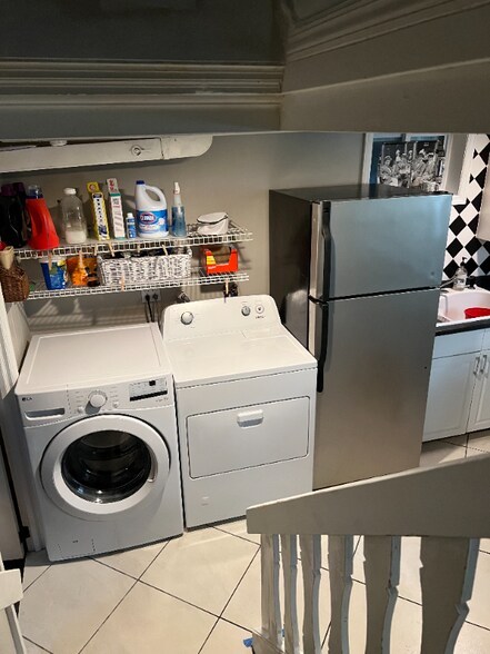 Building Photo - 219 Cumley Terrace